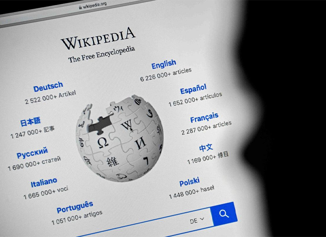 Wikipedia page experts